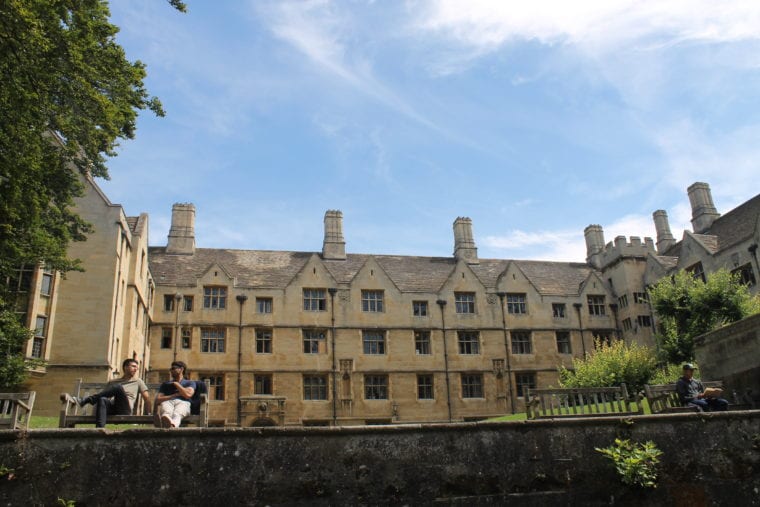 Things to do in Cambridge - River Cam punting and Universities England Europe My Escapades 